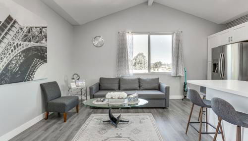 2 Mi to Downtown Escondido Apt with Balconies - Foto 4