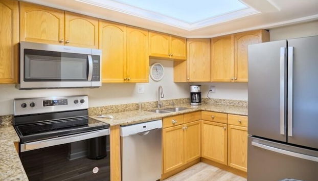 Breakers West C1 2 Bedroom Condo by RedAwning - Foto 2, Imagen principal