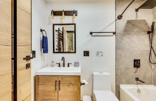 Porch and 1-Acre Yard White Mountains Hideaway - Foto 13