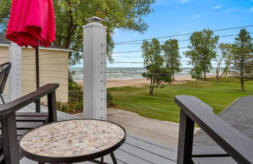 Beachside Condo w Stunning Lake Views - Foto 36