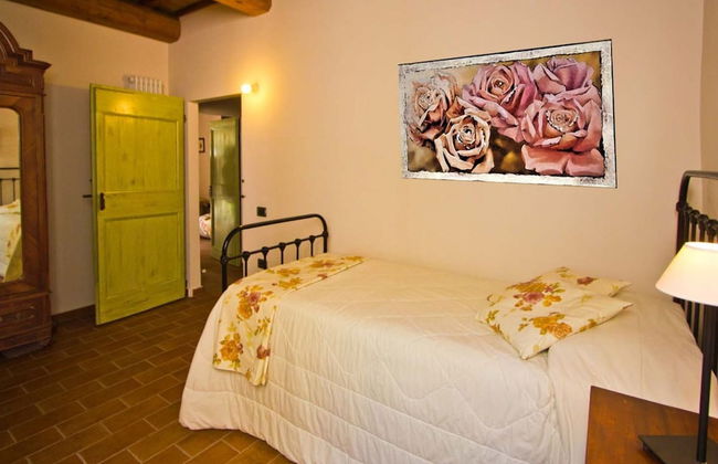 Graceful Holiday Home in Acqualagna With Swimming Pool - Foto 5