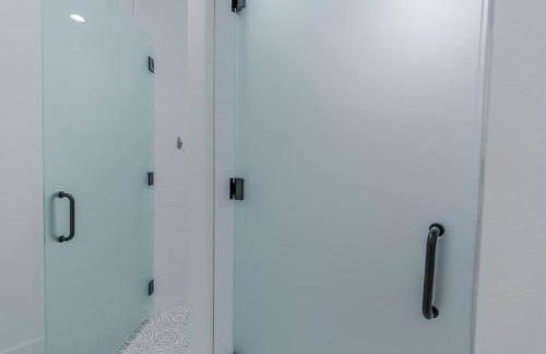 Stunning beach house just a short walk to beach - Foto 18