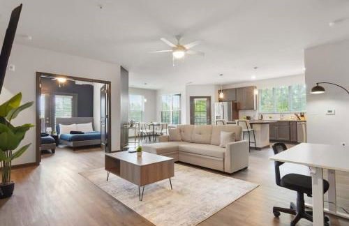 3BR King Bed Balcony North Raleigh - Foto 1