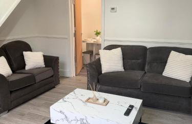 Deepdale House - Comfortable 2 Bedroom Home near Major Attractions in Preston - Photo 1