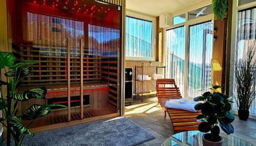 Pool Estate AquaHaven with Sauna & Jacuzzi - Happy Rentals - Photo 5