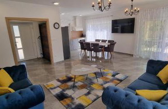 Villa Lukas&Ana s bazenom,dječjim igralištem - Photo 24