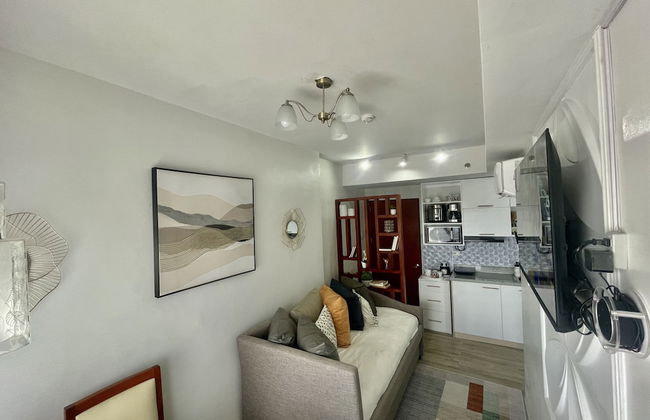 Mesavirre Bacolod | Elegantly Furnished 1BDM w/Balcony @ LOPEZ LUX. - Foto 27