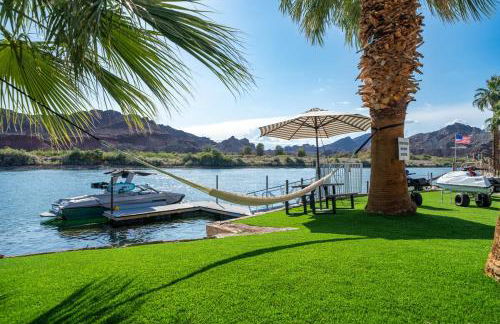 New Luxe Riverfront Home, Launch & Dock, Gamerooms - Foto 16