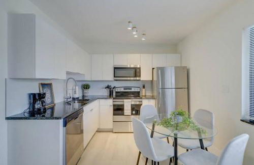 2BR Coastal Getaway! - Foto 19