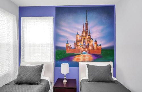 New 5 bedroom Disney Sanctuary - Photo 2