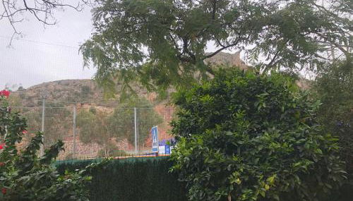 Bonito apartamento con jardín, piscina y aparcamiento gratuito - Photo 2