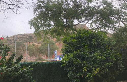 Bonito apartamento con jardín, piscina y aparcamiento gratuito - Photo 2