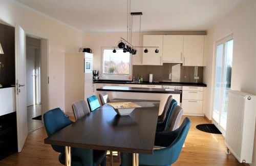 Modernes, großzügiges Ferienhaus - Naturstrand, großer Garten, Ruhe - Photo 3