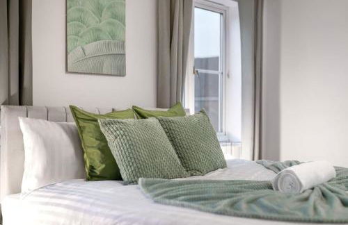 Luxury 5 Bed House - Free Parking - Perfect For Contractors & Families - Foto 13