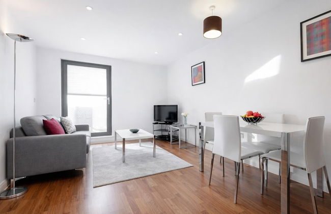 Roomspace Apartments - Chorus - Photo 8