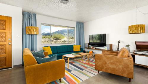 Mid Century Vibes - 2 Min to JTNP - Retro Dive Bar - View - Foto 4