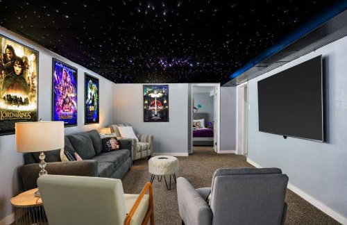 Movie Theater + Hot Tub | Game Yard | Sleeps 10! - Foto 3
