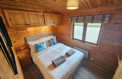 Bure River Lodge Houseboat - Photo 8