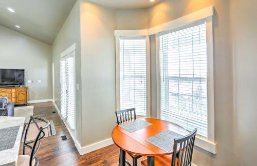 Elegant Smithfield Home with Views - 6 Mi to USU! - Foto 14