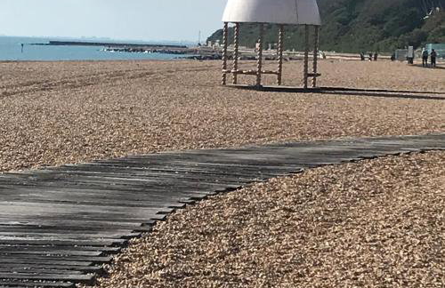 Unique seafront 2 bedroom 2 bathroom apartment - Foto 49