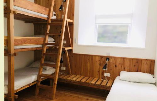 Afan Forest Bunk House-Converted Chapel Sleeps 35 - Foto 20