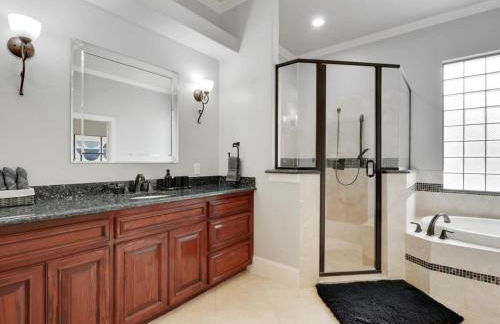 Luxury4000sqft Hot Tub Games Cinema FTWorth ATTST - Photo 30