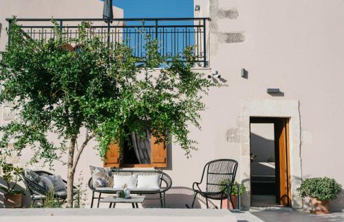 Pavlina Villa , a hidden gem with heated pool and ping pong! - Photo 42