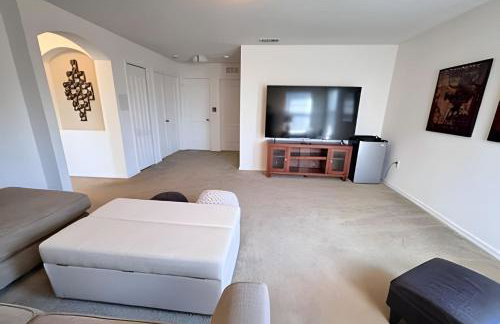 New to Market Spacious Private Pool Retreat - Foto 25