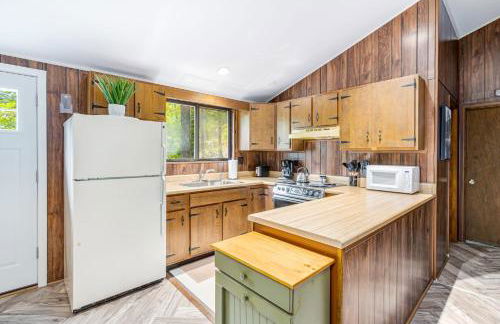 Modern w Fire Pit Deck, Grill & Hot Tub - Foto 3