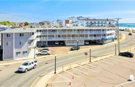 Stay Steps from Beach with Pool AC Parking - Foto 45