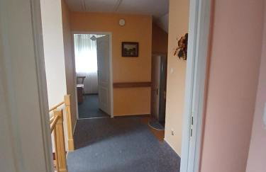 Willa na Kaszubach z wlasna linia brzegowa nad jeziorem 4 sypialnie ,ryby,grzyby - Foto 16