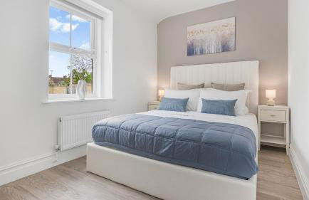 Elegant Garden Apartment, Private Parking & EV Charger, Walk to Town - Foto 9