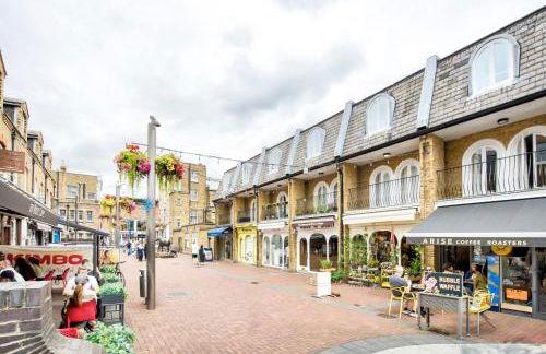 Spacious 1Bed Apt - Steps to Ealing Broadway & Shops - Foto 19