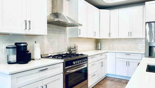 Upscale 3BDR Penthouse with Rooftop TV and Stunning Capitol and Monument Views Near Popular H Street Corridor Parking Included Free Cancellation - Foto 5, stove, dishwasher, toaster