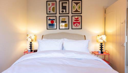 Stable Flat on Gorgeous Rural Farm - Foto 1