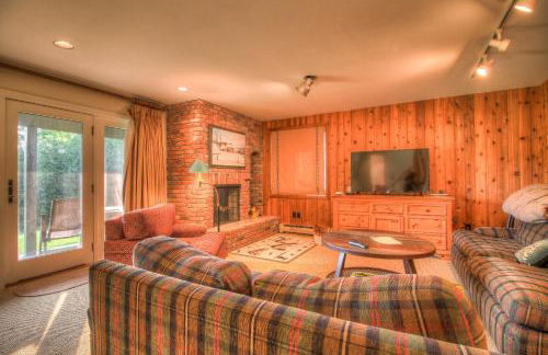Stratton Mountain Condo with a Hot Tub! Sleeps 12! - Photo 70