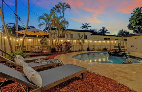 Stunning 2 Story Villa with Pool - Photo 13