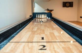 New Farmhouse, King Beds, Game Room, Hot Tub & View! - Foto 45