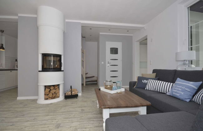 A Luxury Villa in a Seaside Village.living Room, 2 Bedrooms, 2 Bathrooms, Garden - Photo 8