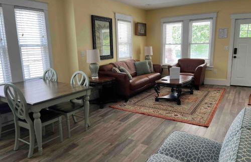 Bayside Bungalow-Updated Home Near the Bay & Beach - Foto 18