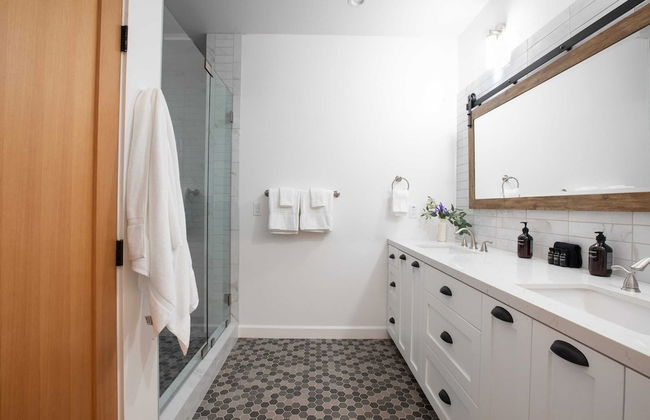 Maven by Avantstay 5 Minutes to the Beach! Ocean Views & Spacious Design - Foto 19