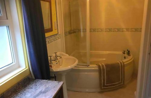 Swallows’ Barn - Photo 35