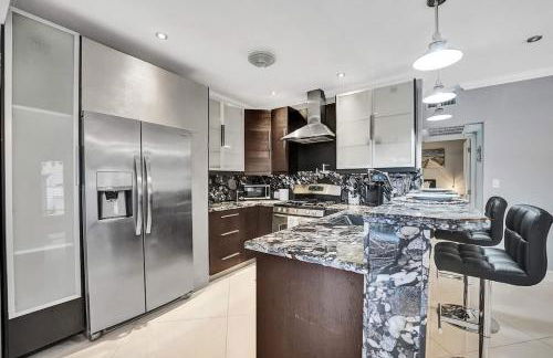 Beach Isles Modern 1BR Waterfront Apartment with Patio - Foto 18