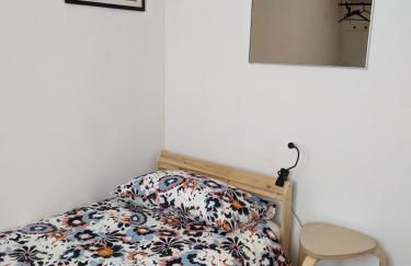 In the center of Modena, Piazza Roma and the Ferrari Museum - Foto 18