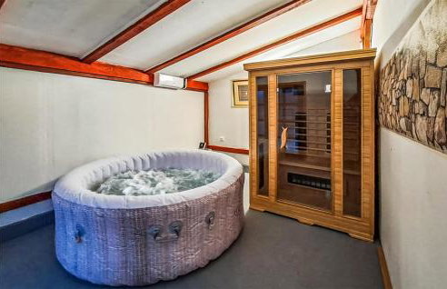 Awesome Home In Gornji Velemeric - Foto 6