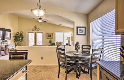 Chic Maricopa Getaway with Outdoor Oasis and Pool - Foto 12