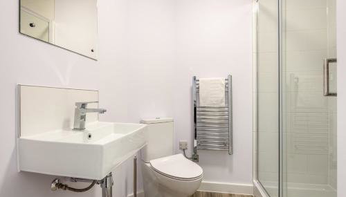 Modern Central Apartment in the Heart of York - Foto 1, towels, Shower