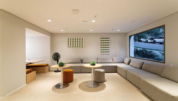 Athos - Foto 3, Recepción