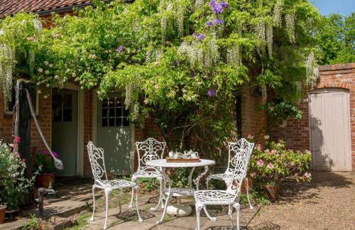 Cissys Cottage in a Nature Reserve, 7 minutes from Aldeburgh seafront - Foto 1