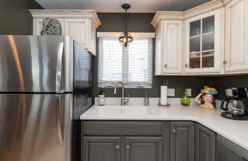 Piccolo Cottage - Great Location - Walking distance to Douglas Beach! - Foto 12